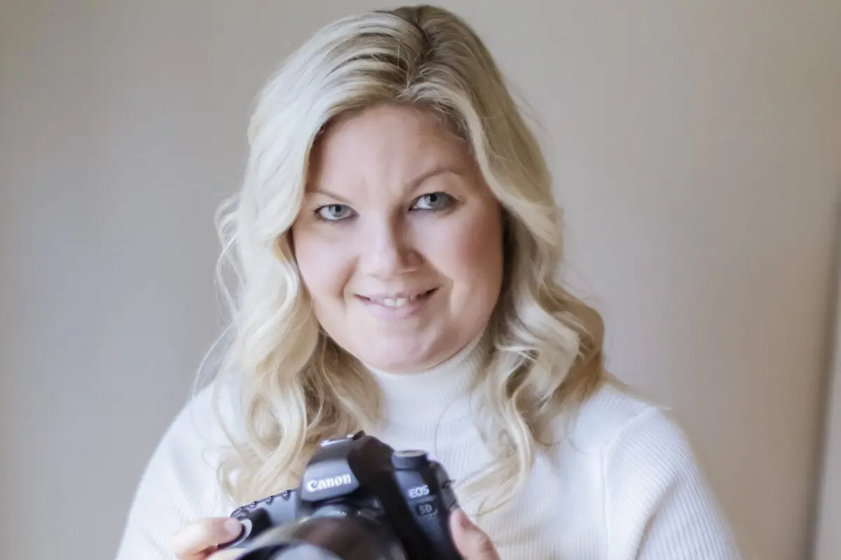 Pam, Into Memories Photography | Syracuse Wedding, Portrait & Senior Photographer - Based in Liverpool, NY - cover photo