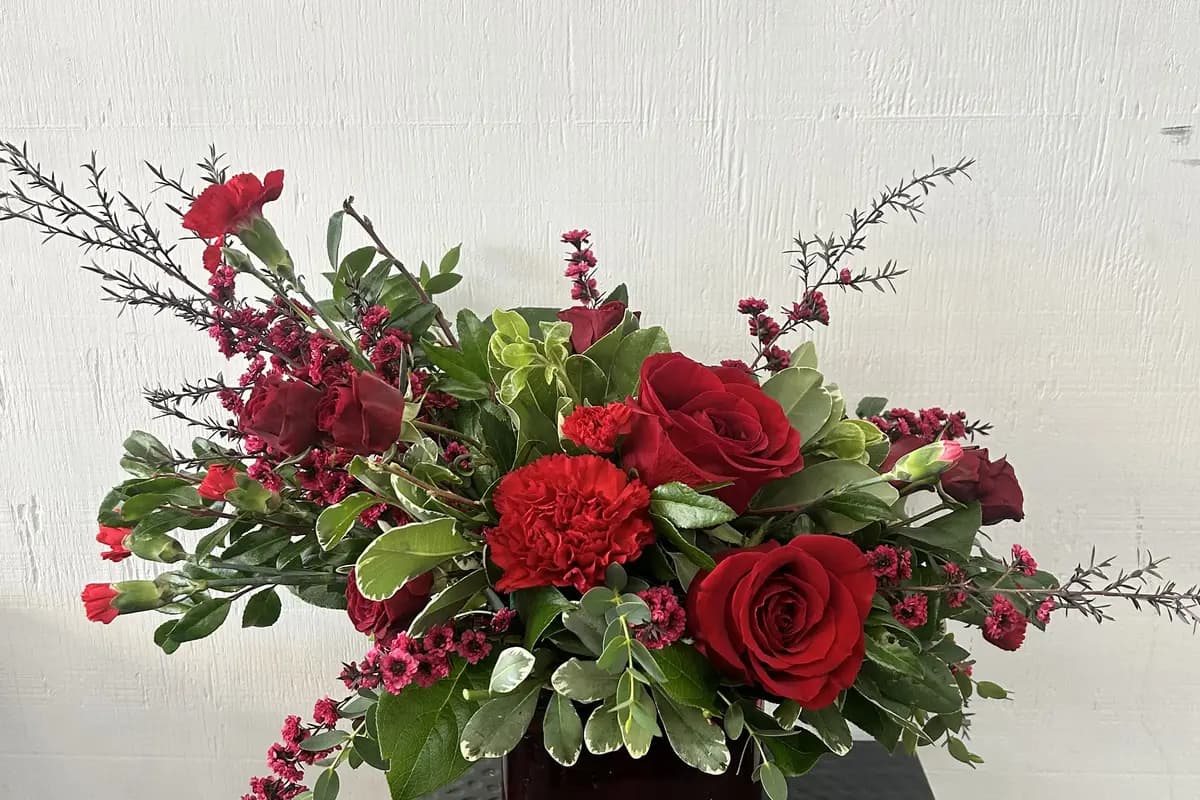 Hand Creations Flower Shop & Events - cover photo