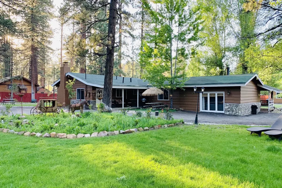 Grey Squirrel Resort & Vacation Rental Homes - cover photo