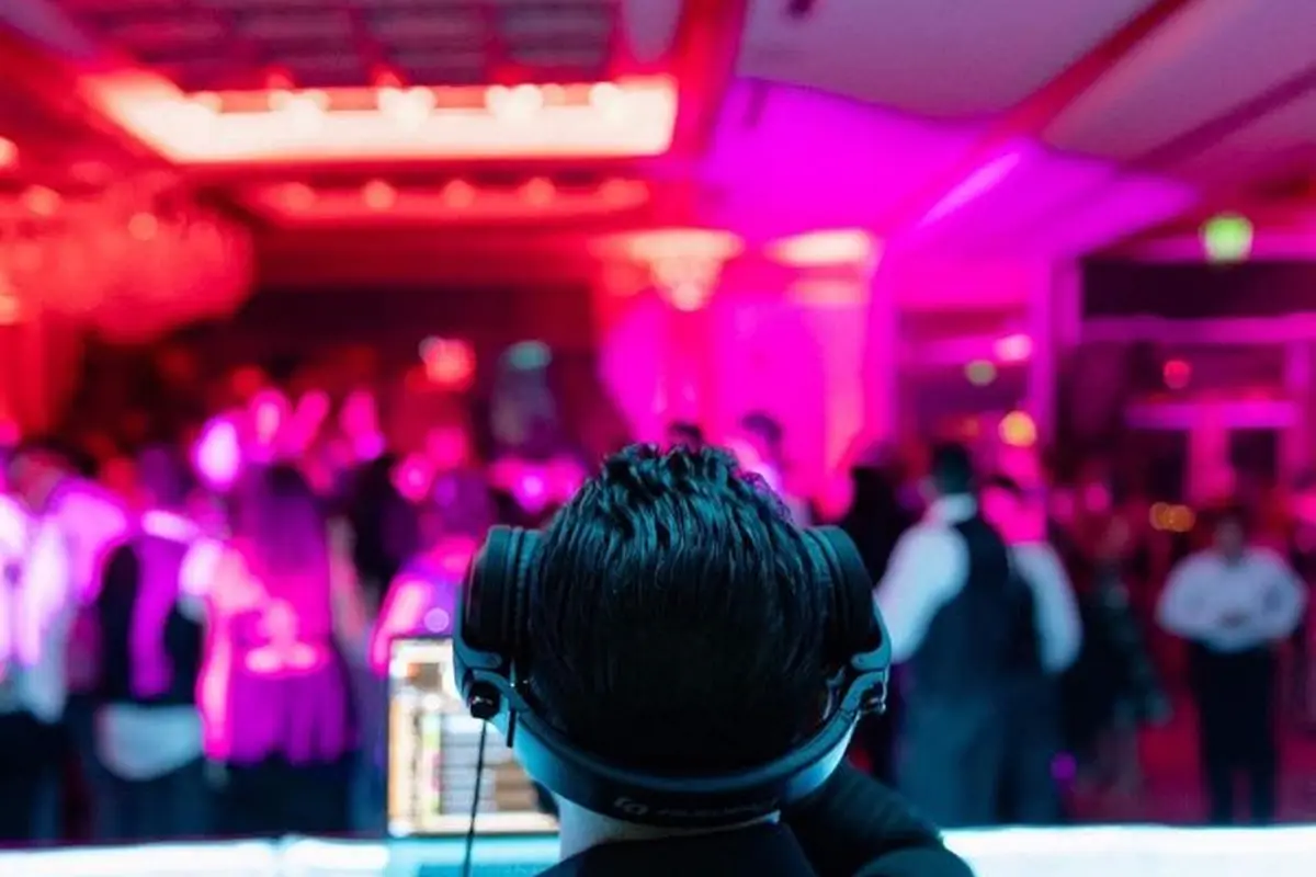 Wave Entertainment - cover photo