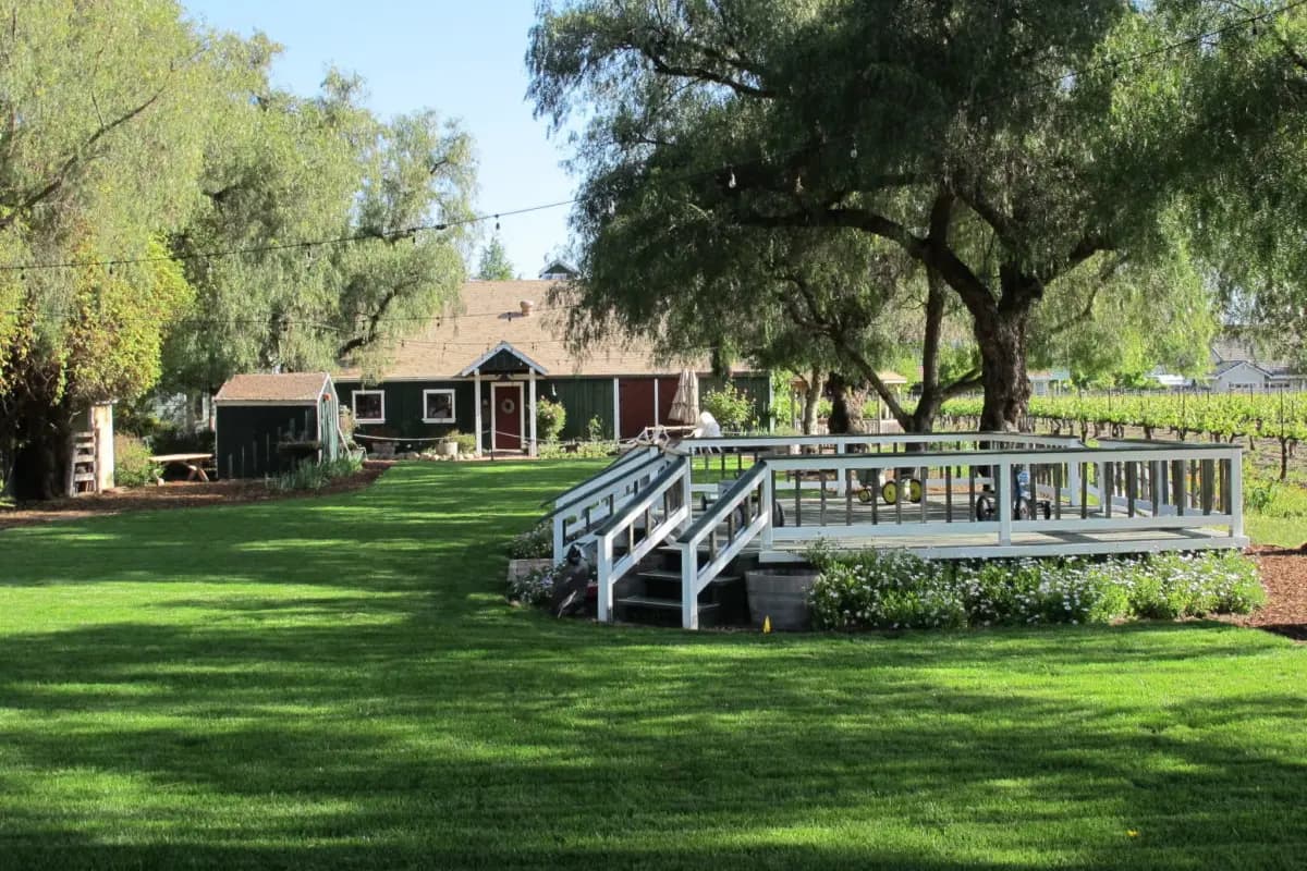 Retzlaff Vineyards - cover photo