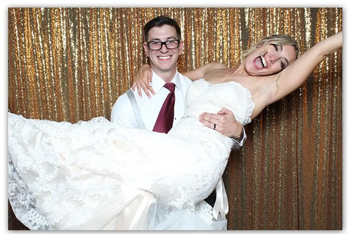Viral Booth OC - cover photo