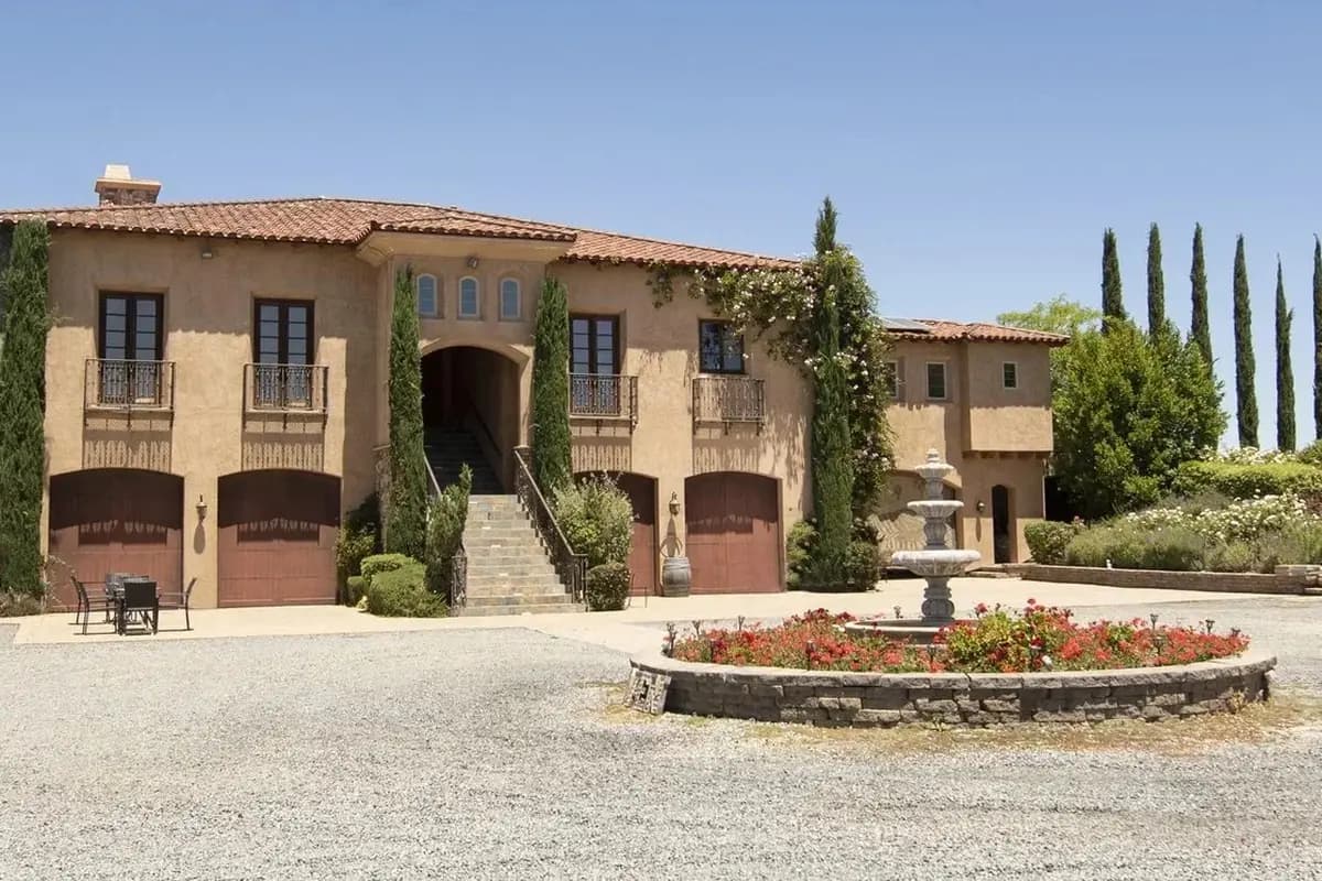 Gershon Bachus Vintners - cover photo