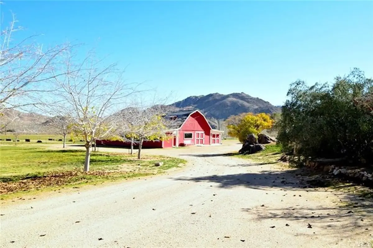 Sundowner Ranch - cover photo