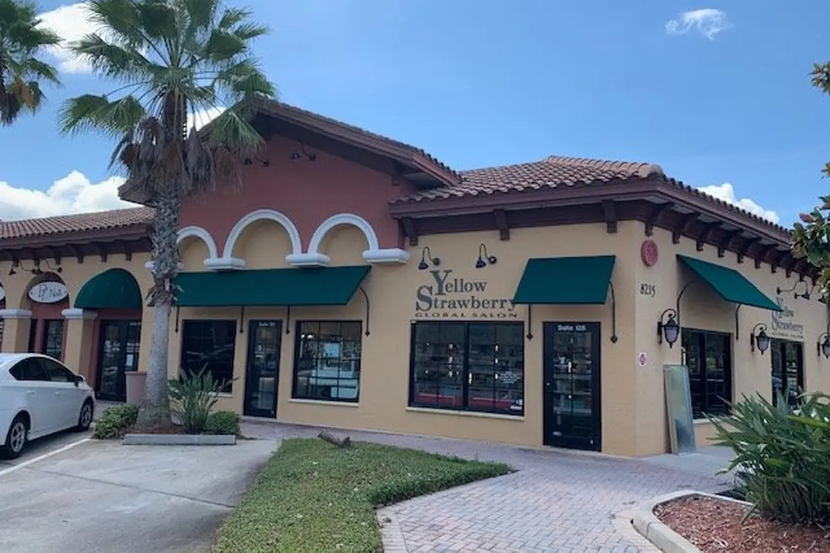 Yellow Strawberry Salon at Lakewood Ranch - cover photo