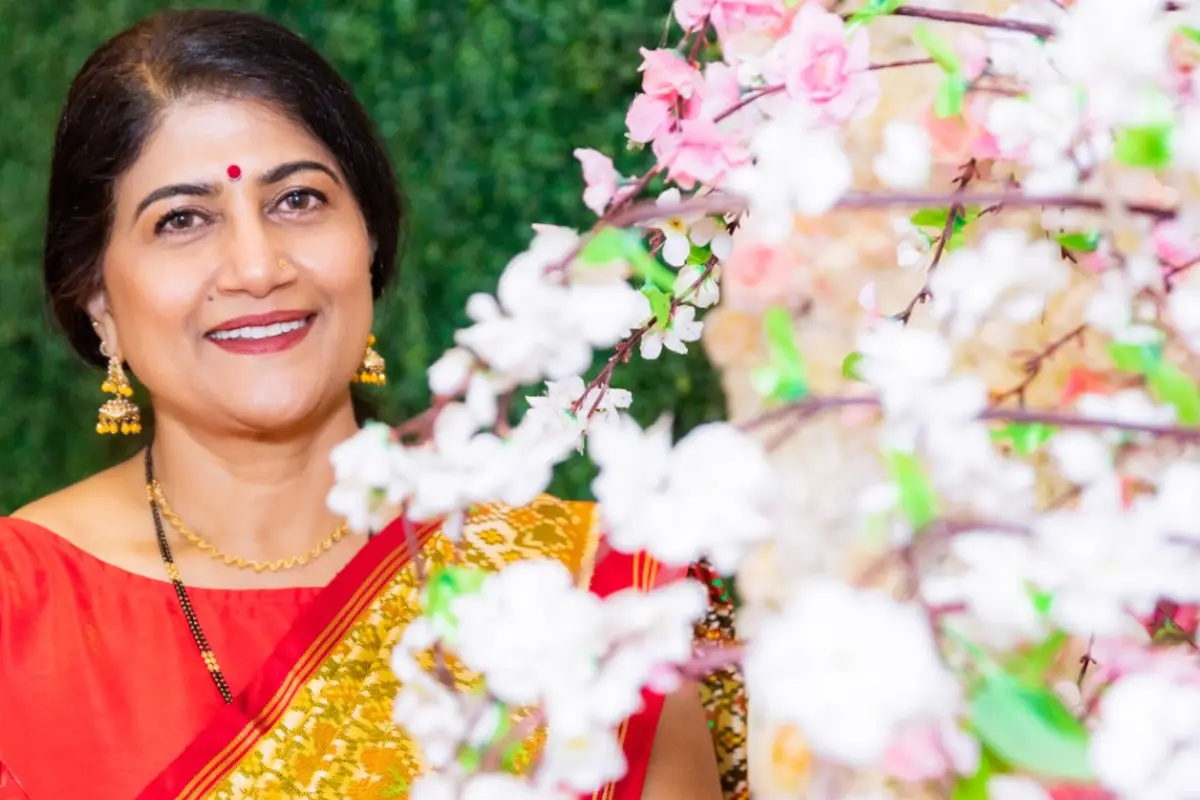 Varsha Joshi - Bollywood Playback Artist/Wedding Singer - cover photo