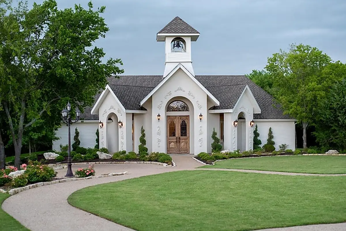 Bella Woods Wedding and Event Center - cover photo