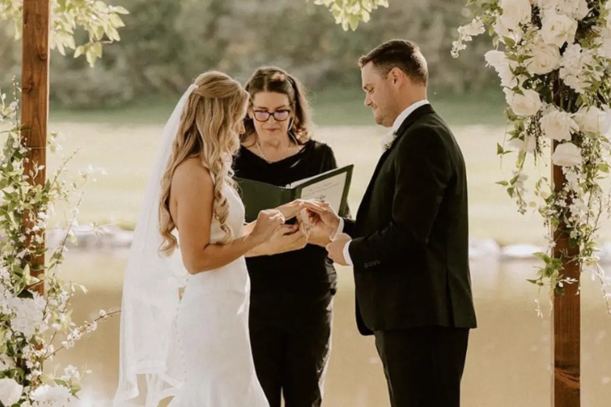 I Tie The Knots Weddings - Officiants & Coordinators - cover photo